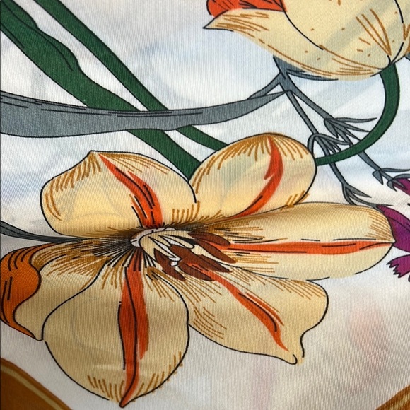 Piper K | Vibrant Fall Floral Scarf ✨ - Picture 5 of 5